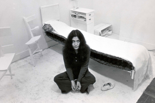 13-yoko-ono-2-w529-h352